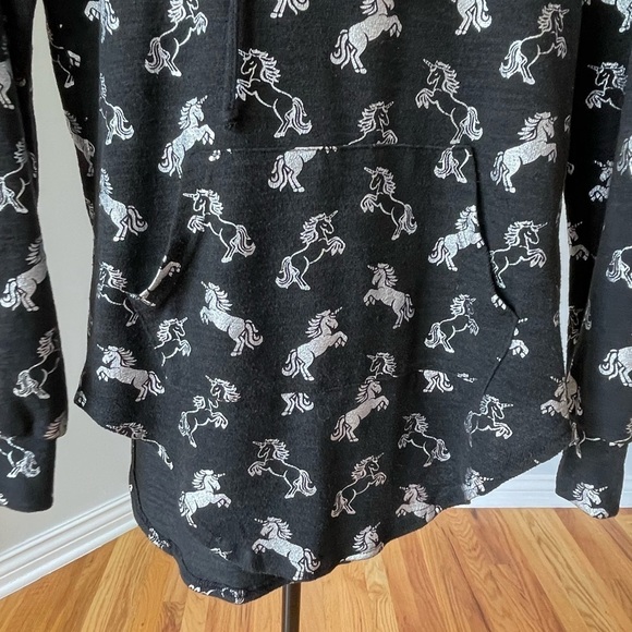 No Boundaries silver unicorn size small 3/5 light weight hoodie silver and black - Picture 8 of 15